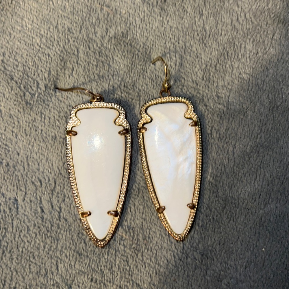 Kendra Scott Arrowhead Earrings